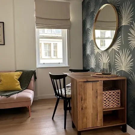 Contemporary Pied A Terre In The Heart Of Bath Apartment Exterior photo