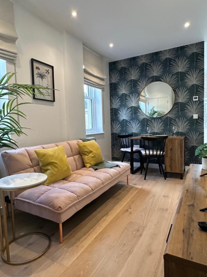 Appartement Contemporary Pied A Terre In The Heart Of