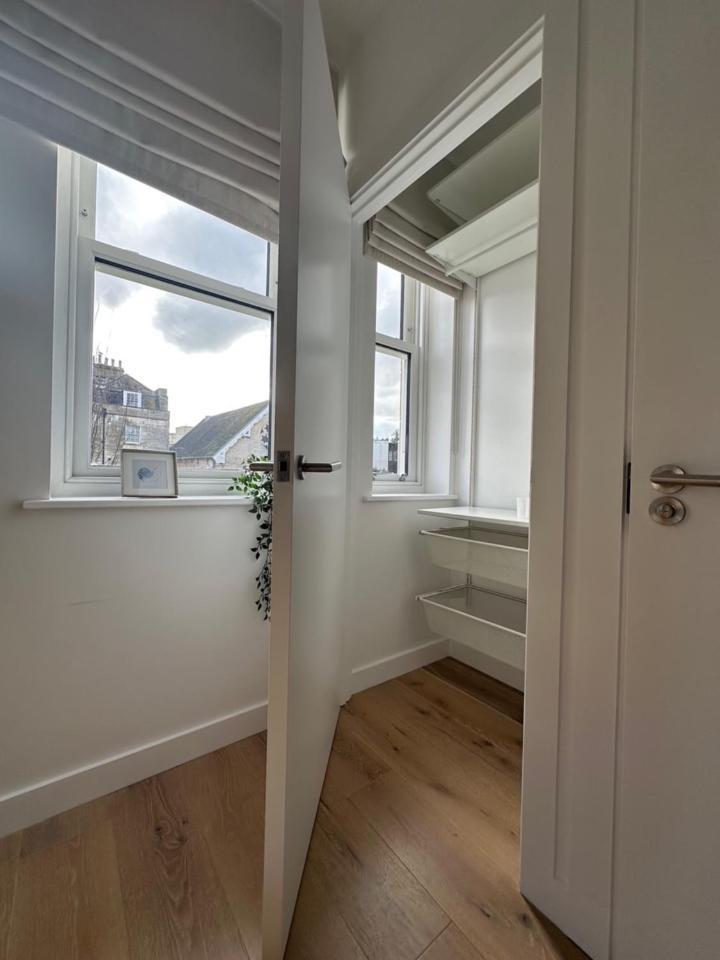 Contemporary Pied A Terre In The Heart Of Appartement Bath